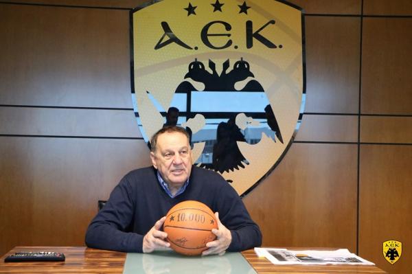 Η ΚΑΕ ΑΕΚ τιμάει τον Βασίλη Γκούμα