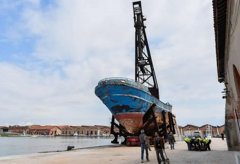58η Μπιενάλε Εικαστικών Βενετίας: «Η Βάρκα μας», μια πολιτική δήλωση