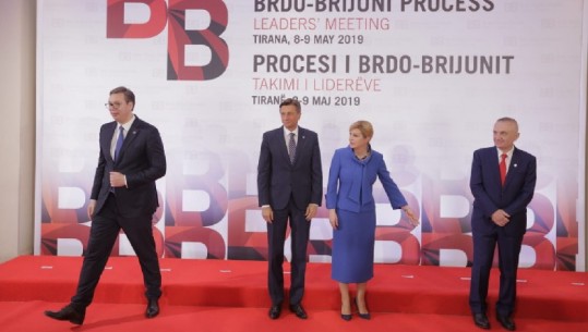 Ο Βούτσιτς αρνήθηκε να φωτογραφηθεί με τον πρόεδρο της Αλβανίας