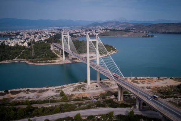 Ταξιτζής 40 χρονών βούτηξε στο κενό από την υψηλή γέφυρα Χαλκίδας