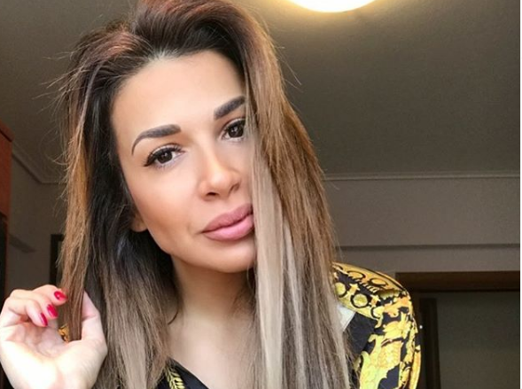 Χατζίδου: Ποζάρει με μαγιό στον 5ο μήνα της εγκυμοσύνης της