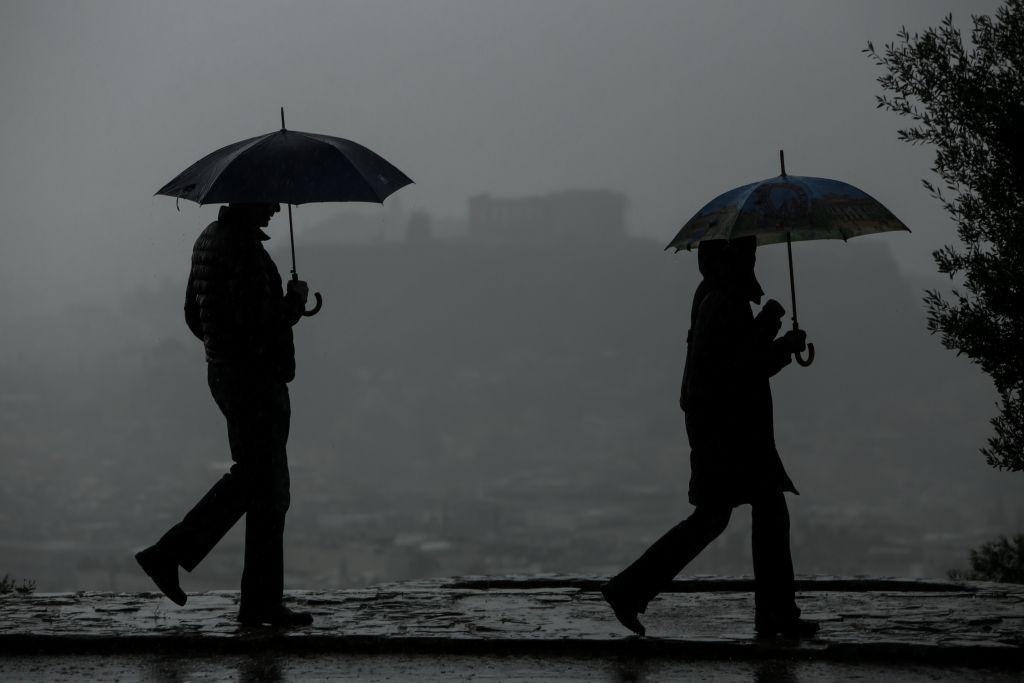 Ραγδαία επιδείνωση του καιρού με βροχές, καταιγίδες και χαλάζι – Δείτε σε ποιες περιοχές