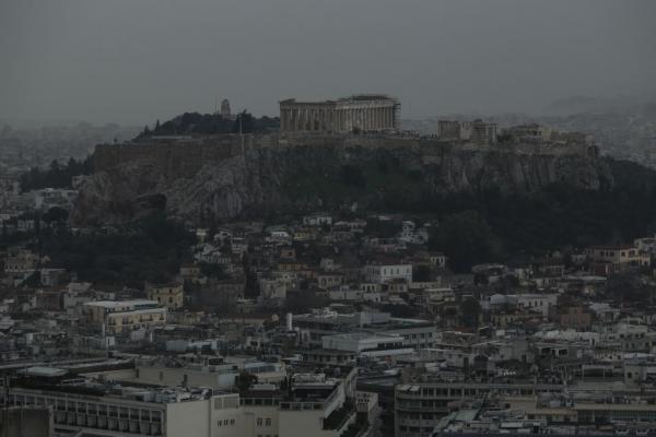 Αστατος καιρός με καταιγίδες και αφρικανική σκόνη την Τετάρτη