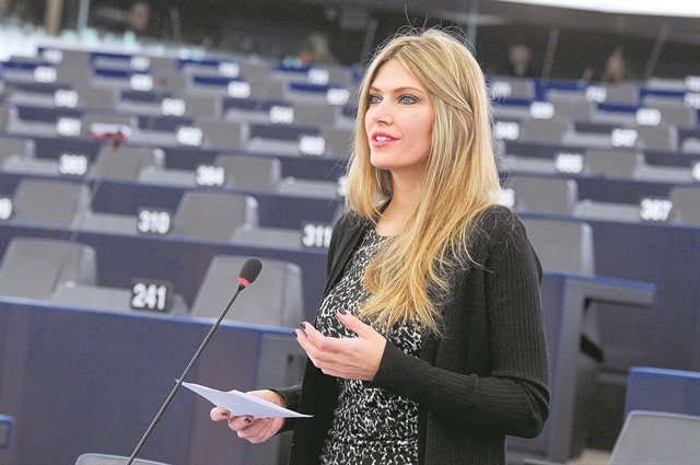 H Καϊλή «τσακίζει» τον Κόκκαλη