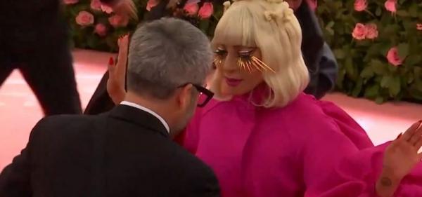 One Channel: Εντυπωσιακές εμφανίσεις στο κόκκινο χαλί του Met Gala