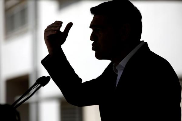 Bloomberg: Κίνδυνος κυρώσεων για την Ελλάδα αν ο Τσίπρας μειώσει το πλεόνασμα