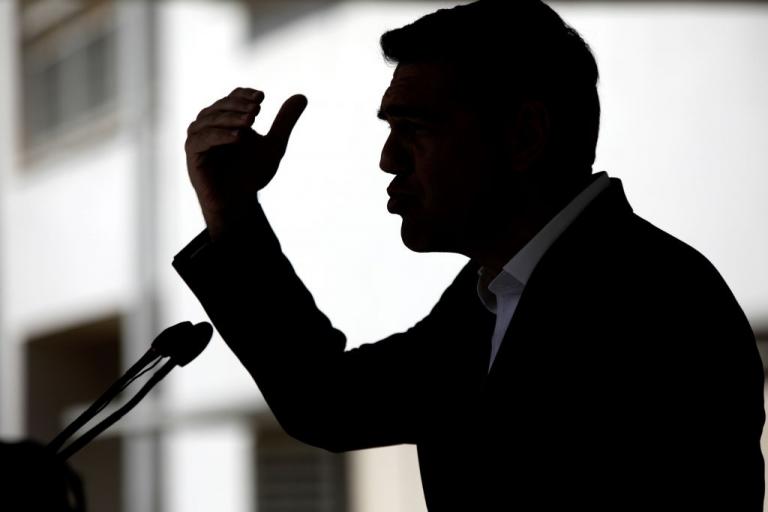 Bloomberg: Κίνδυνος κυρώσεων για την Ελλάδα αν ο Τσίπρας μειώσει το πλεόνασμα