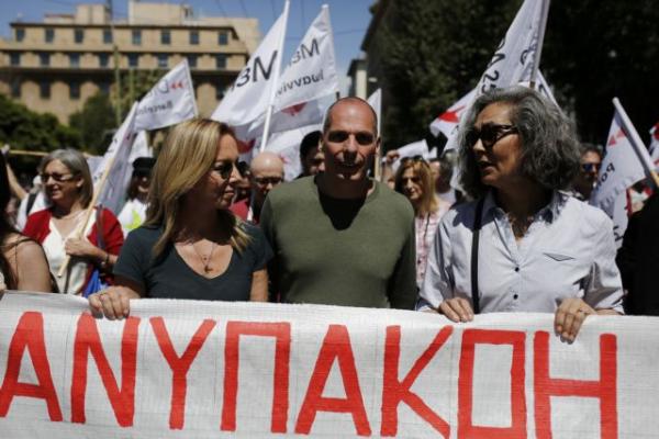 Βαρουφάκης και Μέρα25 στην πορεία για την Εργατική Πρωτομαγιά