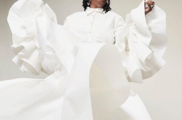 Διάσημη ηθοποιός κάνει την είσοδό της στο χώρο της μόδας