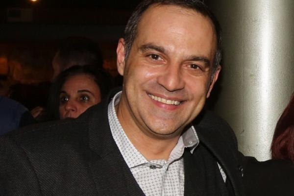 Θύμα απάτης ο Κρατερός Κατσούλης: Απειλεί με μηνύσεις