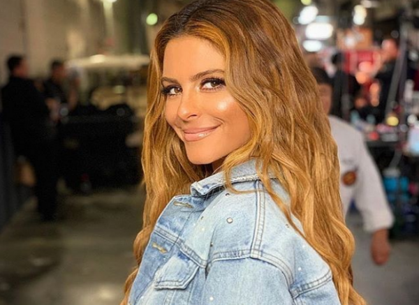 Στην Ελλάδα η Μαρία Μενούνος για… κουμπαριά!