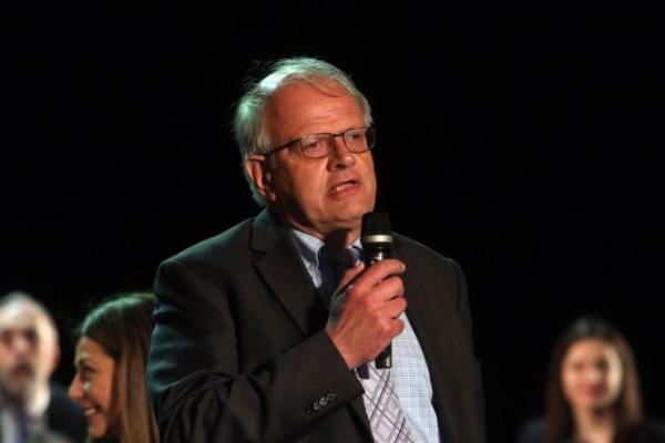 Τροχαίο ατύχημα για τον σεισμολόγο Άκη Τσελέντη