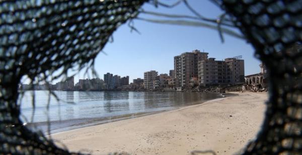 Τουρκικό πόκερ με τα Βαρώσια και μια σκληρή διχοτόμηση