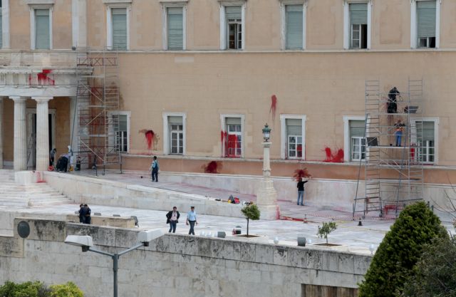 Επίθεση στη Βουλή: Με συναυλίες και… δάνειο πλήρωσαν τις εγγυήσεις τα μέλη του Ρουβίκωνα