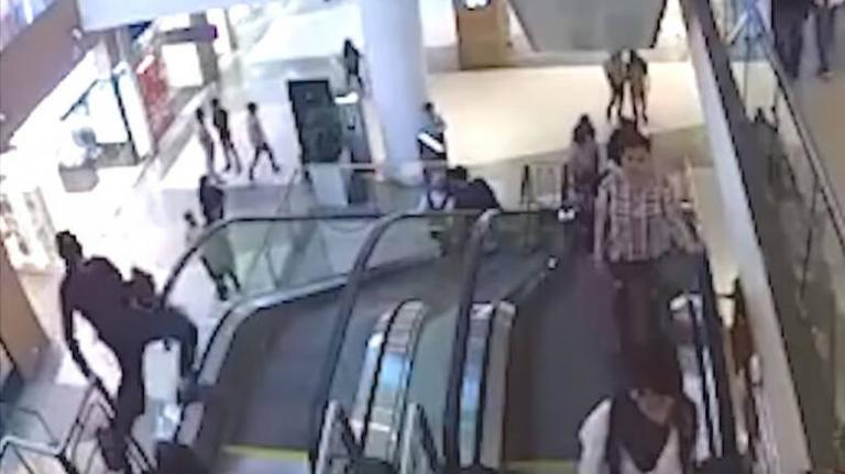 Ανατριχιαστικό ατύχημα: 12χρονος παρασύρθηκε από κυλιόμενη σκάλα