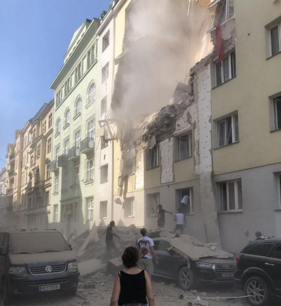 Κατάρρευση κτιρίων στη Βιέννη από ισχυρή έκρηξη – Αρκετοί τραυματίες