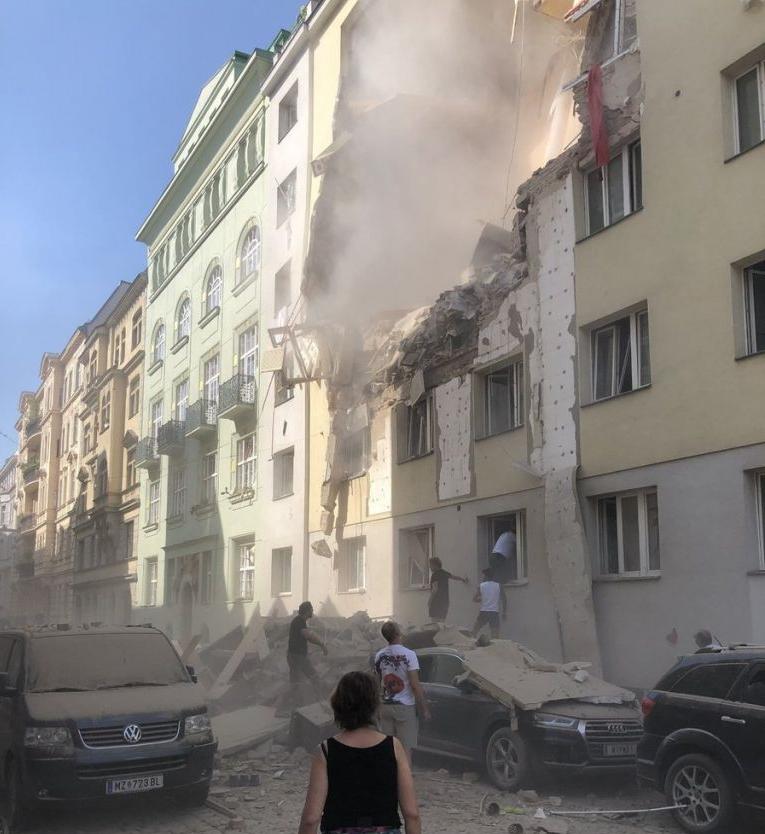 Κατάρρευση κτιρίων στη Βιέννη από ισχυρή έκρηξη - Αρκετοί τραυματίες