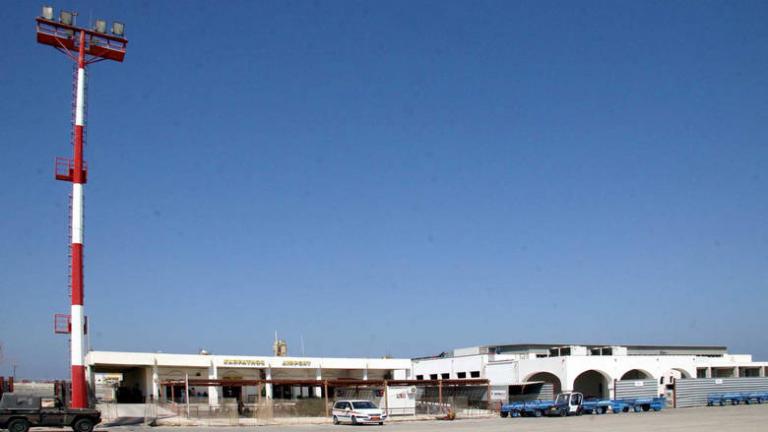 Εκρηξη σε αεροσκάφος με 47 επιβάτες – Αναγκαστική προσγείωση στην Κάρπαθο