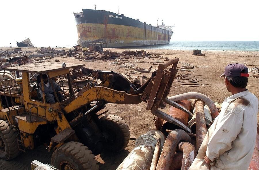 Η ΕΕ προειδοποιεί την Ελλάδα για την παραβίαση της νομοθεσίας ανακύκλωσης πλοίων