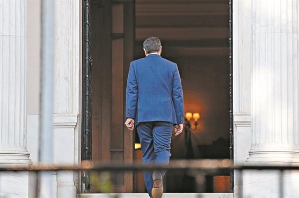 Αλέξης Τσίπρας: Εκδικείται την αυλή του