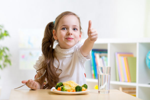 Υγιεινά tips για το φαγητό του παιδιού