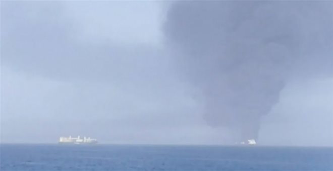 Επίθεση στον Κόλπο του Ομάν: Βυθίστηκε το ένα δεξαμενόπλοιο