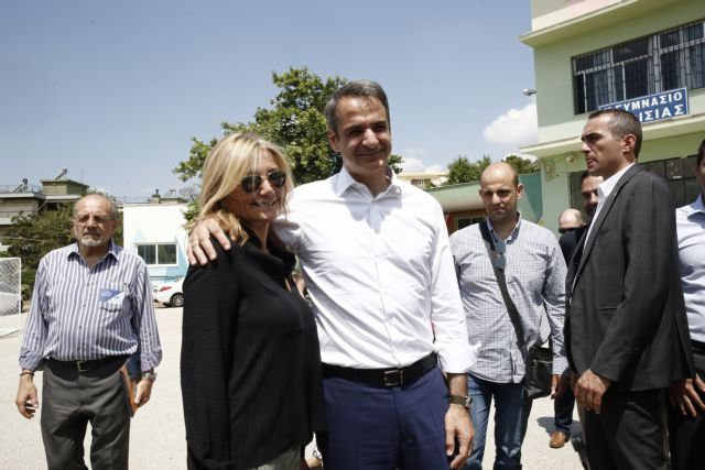 Μαζί με τη Μαρέβα ψήφισε ο Μητσοτάκης