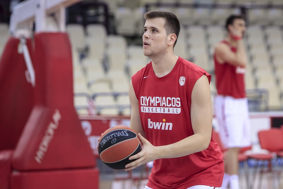 Αγραβάνης: «Θέλω να μείνω στην ομάδα της καρδιάς μου»