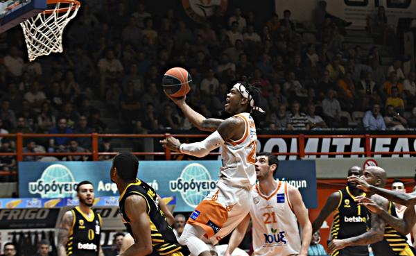 Προμηθέας… αδέσμευτος πήρε την ΑΕΚ παραμάζωμα