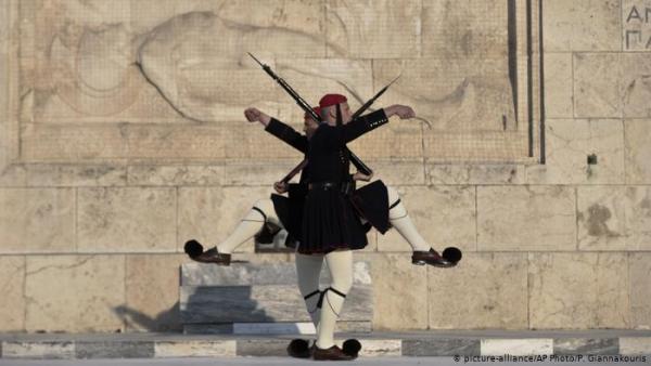 FAZ: Ηρθαν στην κυβέρνηση άνθρωποι από τα Εξάρχεια, αλλά δεν έκαναν τίποτε