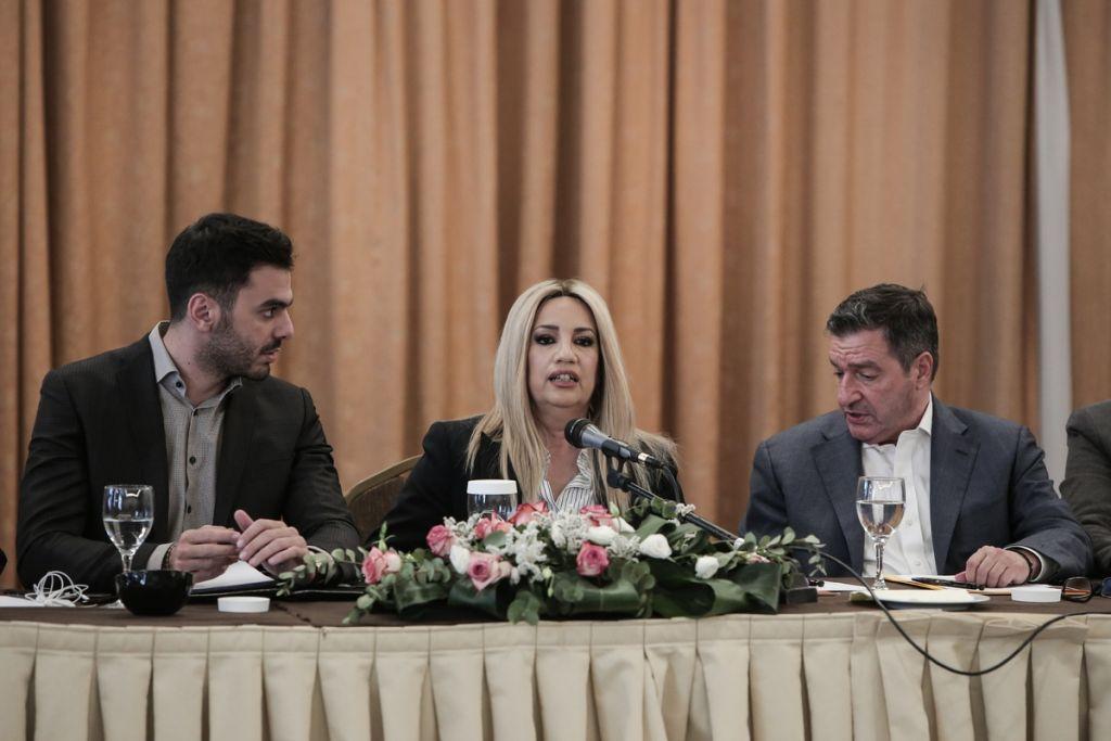 ΚΙΝΑΛ: Χαμηλοί τόνοι, ήπια κριτική, όλοι μαζί για τη μάχη των εκλογών