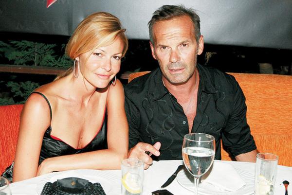 Μπαλατσινού-Κωστόπουλος μαζί στην τελετή αποφοίτησης του γιου τους