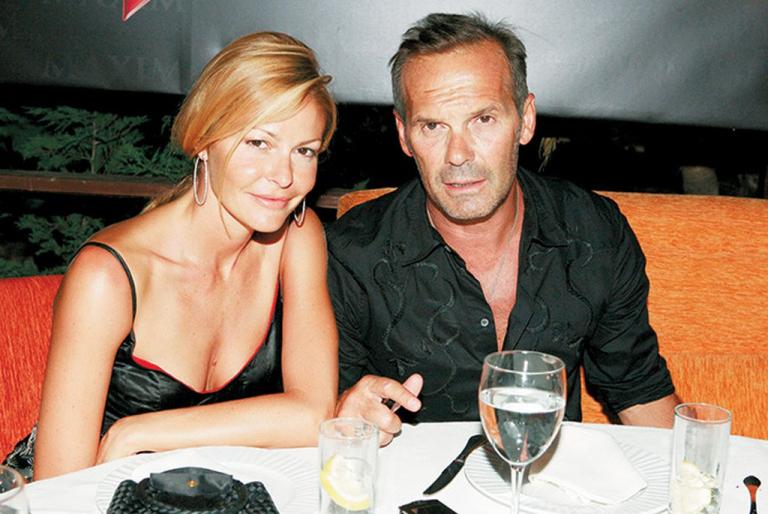 Μπαλατσινού-Κωστόπουλος μαζί στην τελετή αποφοίτησης του γιου τους