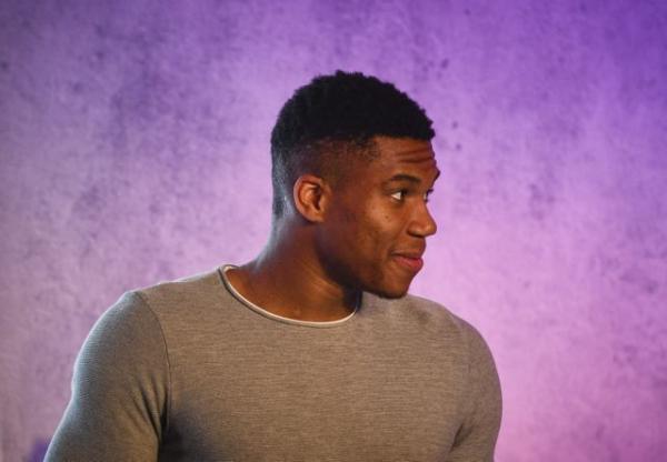 Απίστευτος Αντετοκούνμπο: Μετά το βραβείο του MVP σκεφτόμουν πότε θα… πάω γυμναστήριο