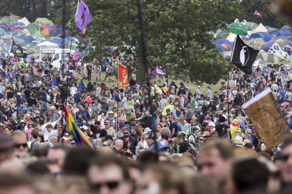 To Glastonbury Festival κλείνει τα 50 και το γιορτάζει με ένα βιβλίο