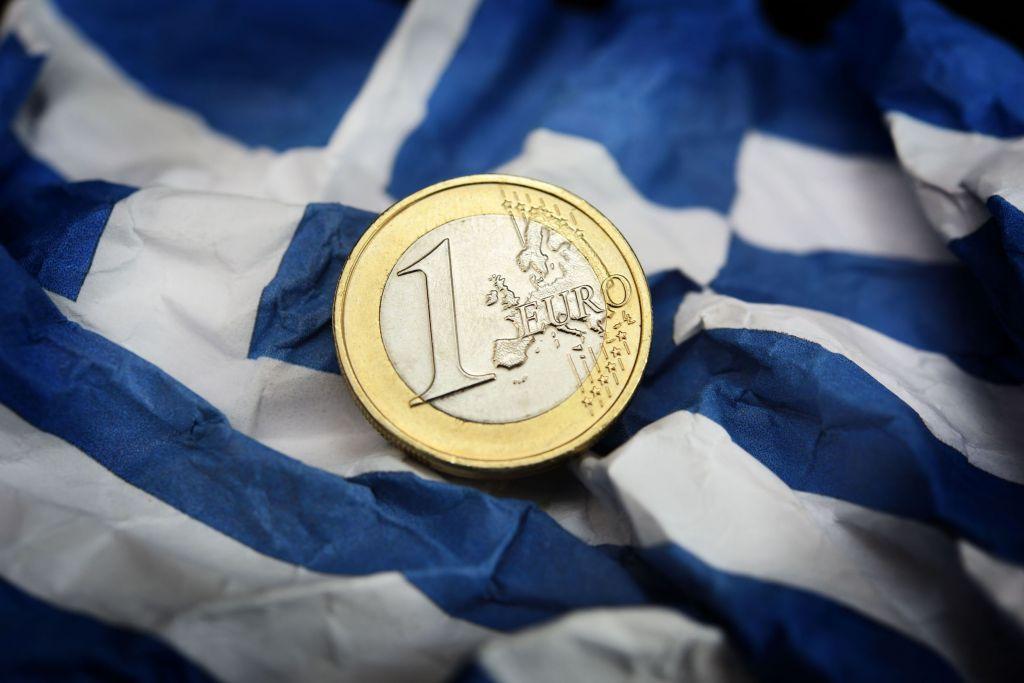Bloomberg: Νέο ιστορικό χαμηλό για τα ελληνικά ομόλογα