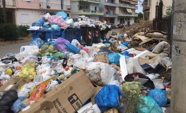 Αίγιο: Τραγική η κατάσταση με τα σκουπίδια – Κίνδυνος για τη δημόσια υγεία