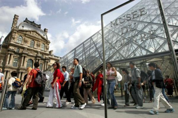 Λούβρο: Ξεκίνησαν οι κρατήσεις για την έκθεση «Λεονάρντο Ντα Βίντσι» τέσσερις μήνες νωρίτερα