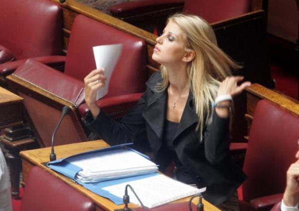 Έλενα Ράπτη… Ευλόγησον! Ερχεται αποχριστιανοποίηση