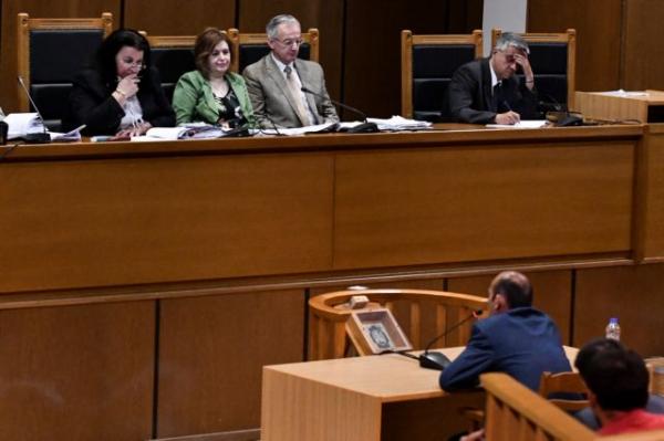 Δίκη Χρυσής Αυγής: Απειλές και εκβιασμούς κατήγγειλε κατηγορούμενος