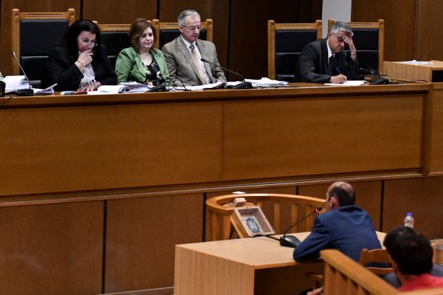 Δίκη Χρυσής Αυγής: Απειλές και εκβιασμούς κατήγγειλε κατηγορούμενος