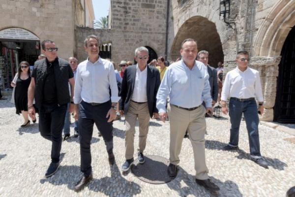 Γαλάζιος μέχρι το «κόκκαλο»