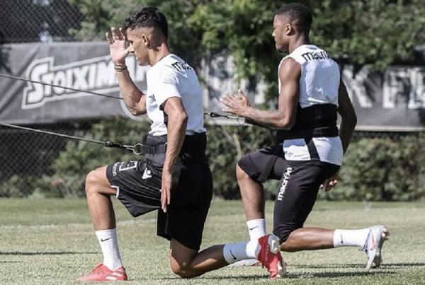 Προπόνηση στον ΠΑΟΚ με τους βοηθούς του Λουτσέσκου