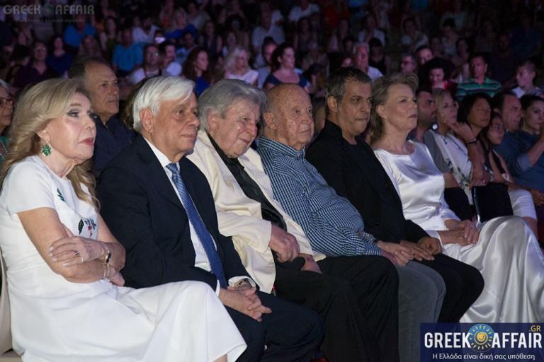 Οι ουράνιες μεραρχίες του Μίκη Θεοδωράκη