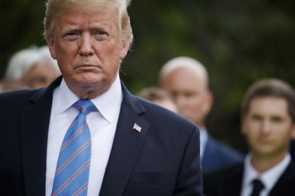 ΗΠΑ: Ο Τραμπ βάζει στο στόχαστρο το ευρώ