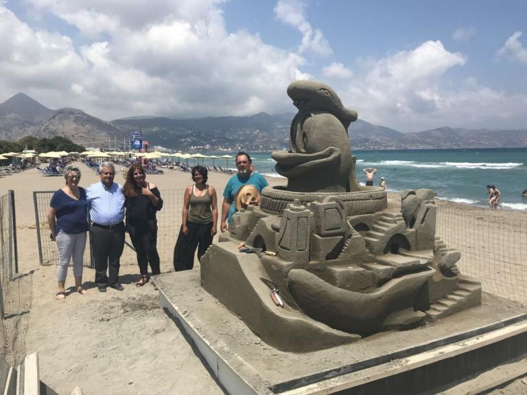 Ολοκληρώθηκαν και εντυπωσιάζουν τα γλυπτά στην άμμο της Αμμουδάρας