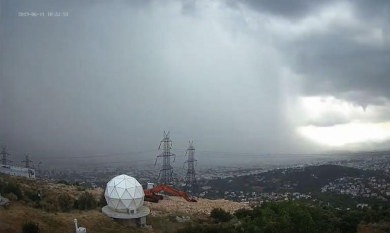 Εντυπωσιακό βίντεο από την καταιγίδα που χτύπησε την Αττική