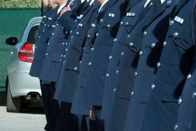 Καταγγελίες αστυνομικών για «βολέματα ημετέρων» με αφορμή τις μεταθέσεις