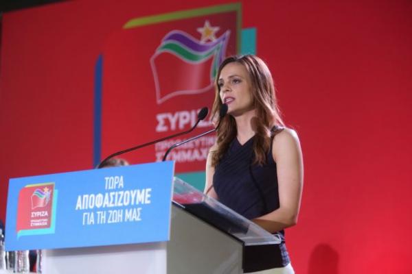 Αχτσιόγλου: Τι φοβάται η ΝΔ για το ντιμπέιτ Τσίπρα – Μητσοτάκη;