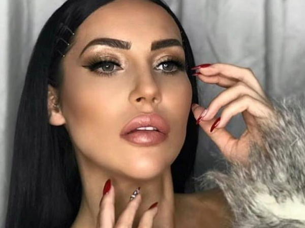 Ζέτα Θεοδωροπούλου: Η επική φάρσα της στον Αρναούτογλου